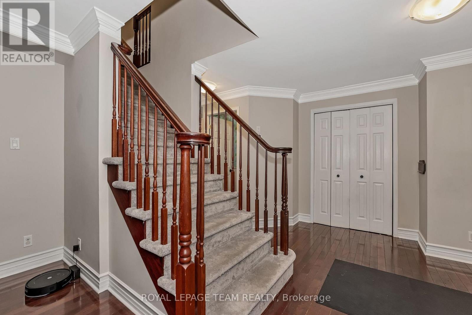 154 Cardinal Crescent, Clarence-Rockland, Ontario  K4K 1K9 - Photo 6 - X12409552