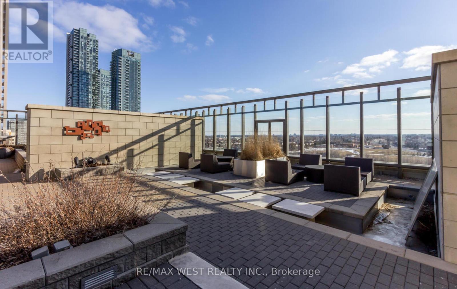 1709 - 385 Prince Of Wales Drive, Mississauga, Ontario  L5B 0A1 - Photo 31 - W12409338