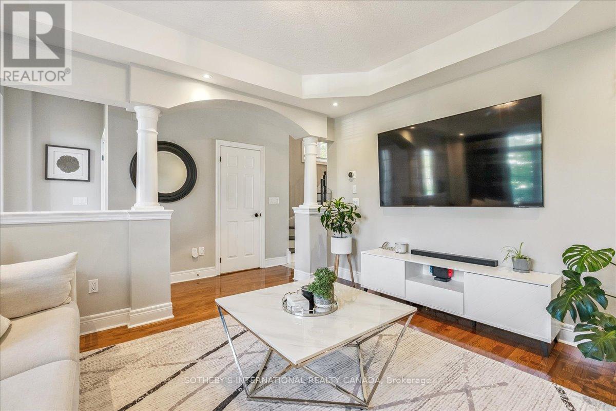 3362 Eglinton Avenue W, Mississauga, Ontario  L5M 7P2 - Photo 3 - W12409367