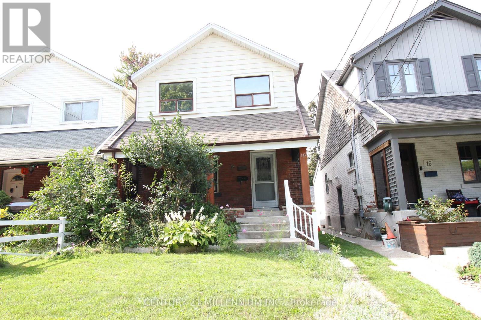 18 Glenvalley Drive, Toronto, Ontario  M6M 4V9 - Photo 2 - W12409382