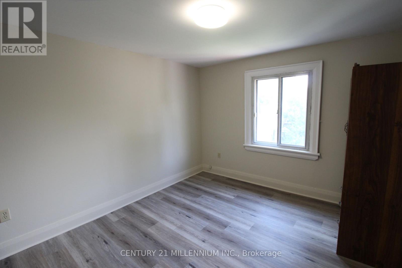 18 Glenvalley Drive, Toronto, Ontario  M6M 4V9 - Photo 21 - W12409382