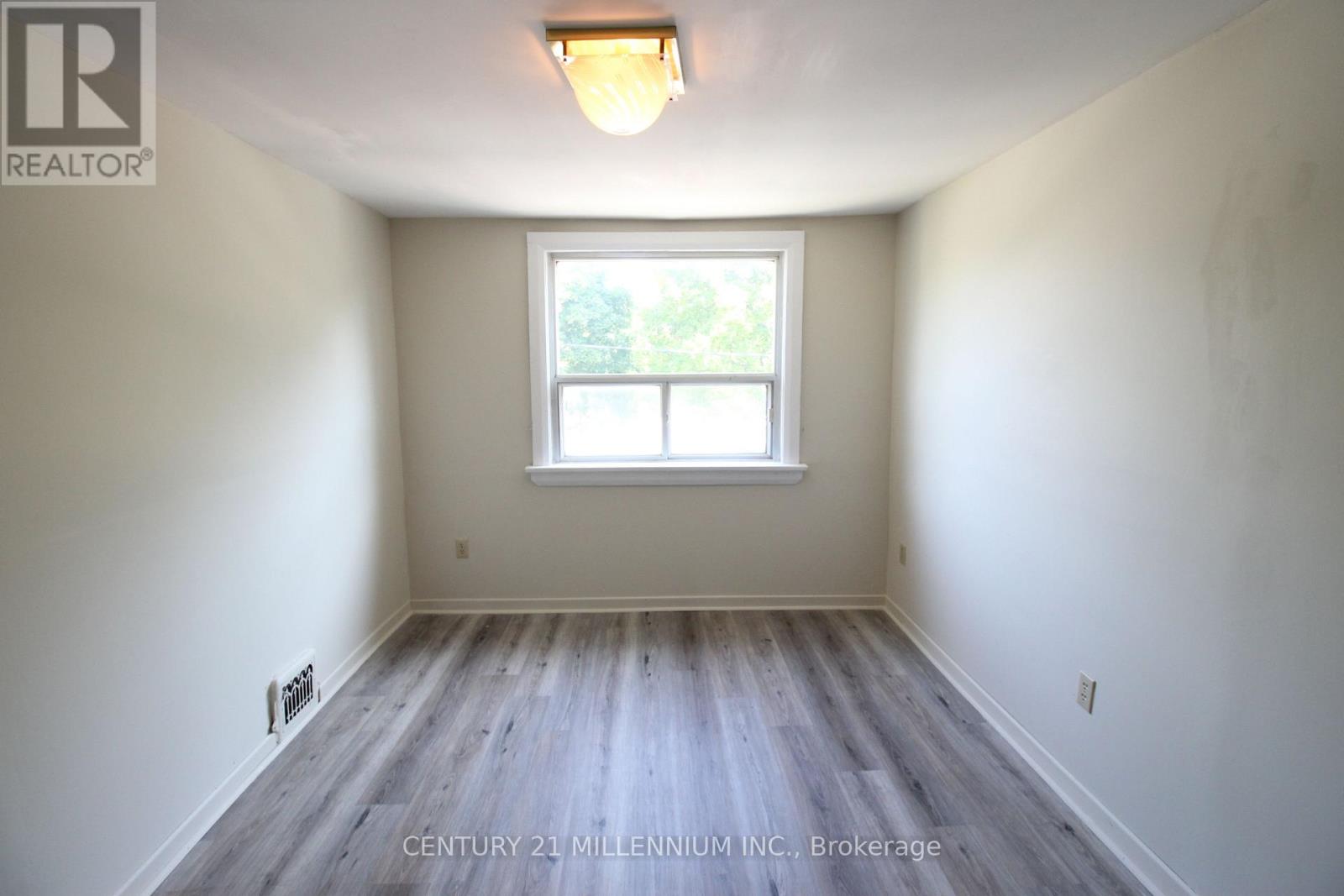 18 Glenvalley Drive, Toronto, Ontario  M6M 4V9 - Photo 29 - W12409382