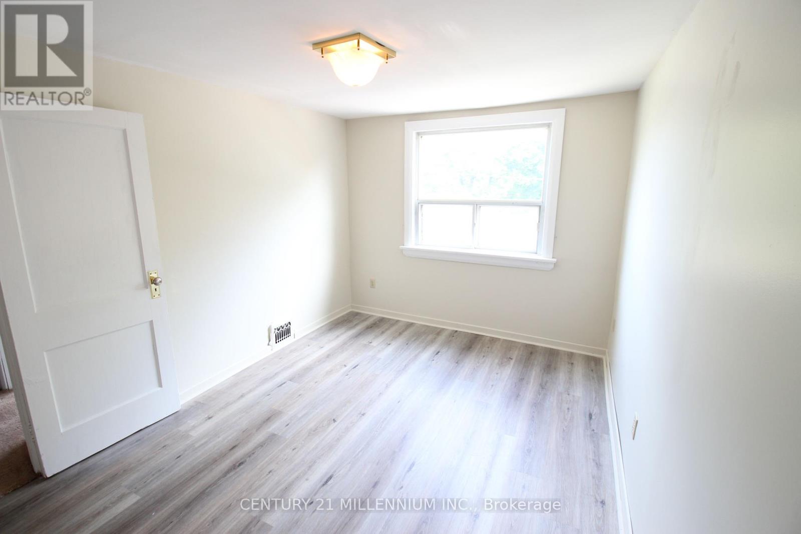 18 Glenvalley Drive, Toronto, Ontario  M6M 4V9 - Photo 30 - W12409382