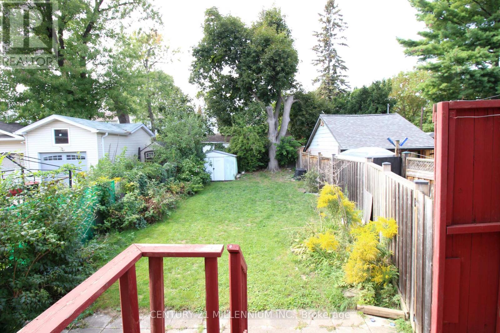 18 Glenvalley Drive, Toronto, Ontario  M6M 4V9 - Photo 40 - W12409382
