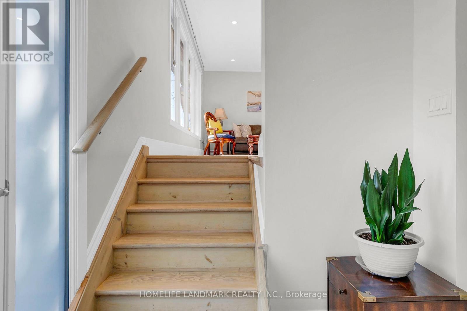 431 Walker's Line, Burlington, Ontario  L7N 2C9 - Photo 8 - W12409407