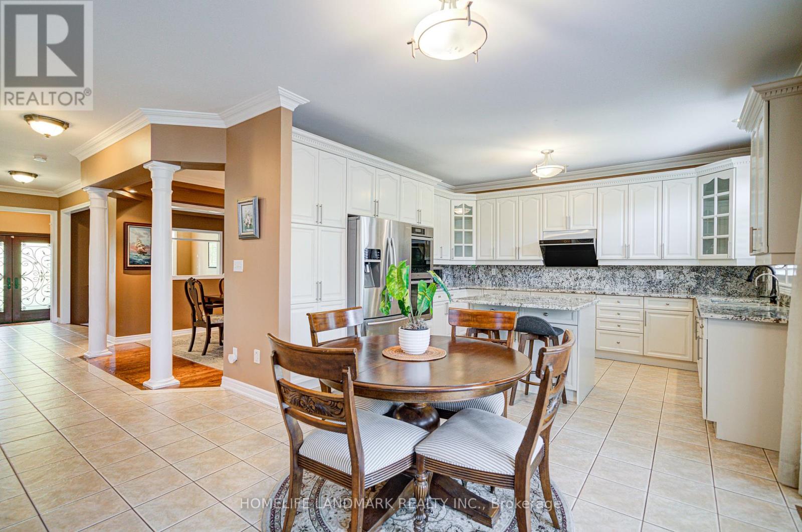 1388 Pinery Crescent, Oakville, Ontario  L6H 7J7 - Photo 15 - W12409441