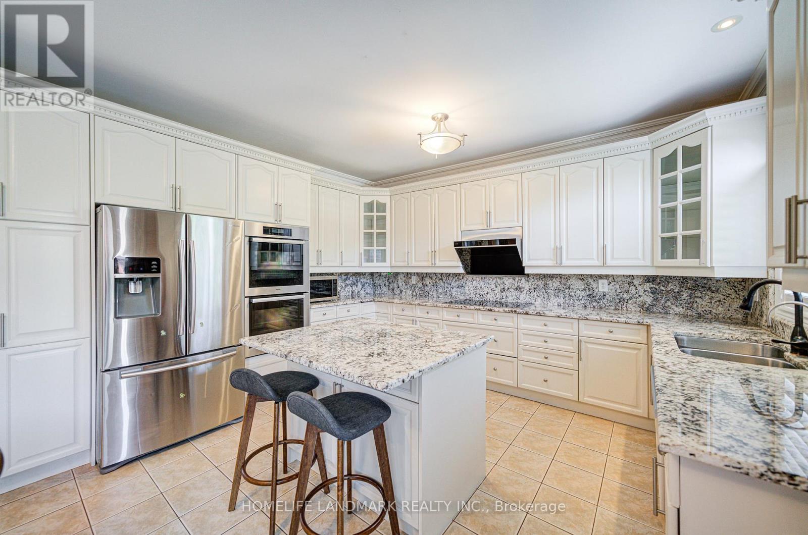 1388 Pinery Crescent, Oakville, Ontario  L6H 7J7 - Photo 17 - W12409441