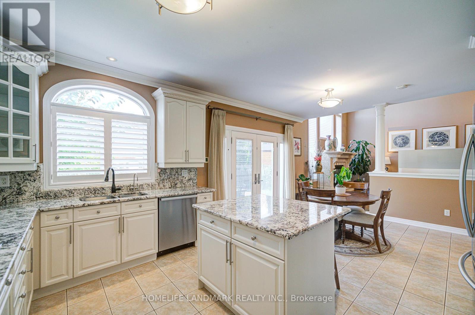 1388 Pinery Crescent, Oakville, Ontario  L6H 7J7 - Photo 19 - W12409441