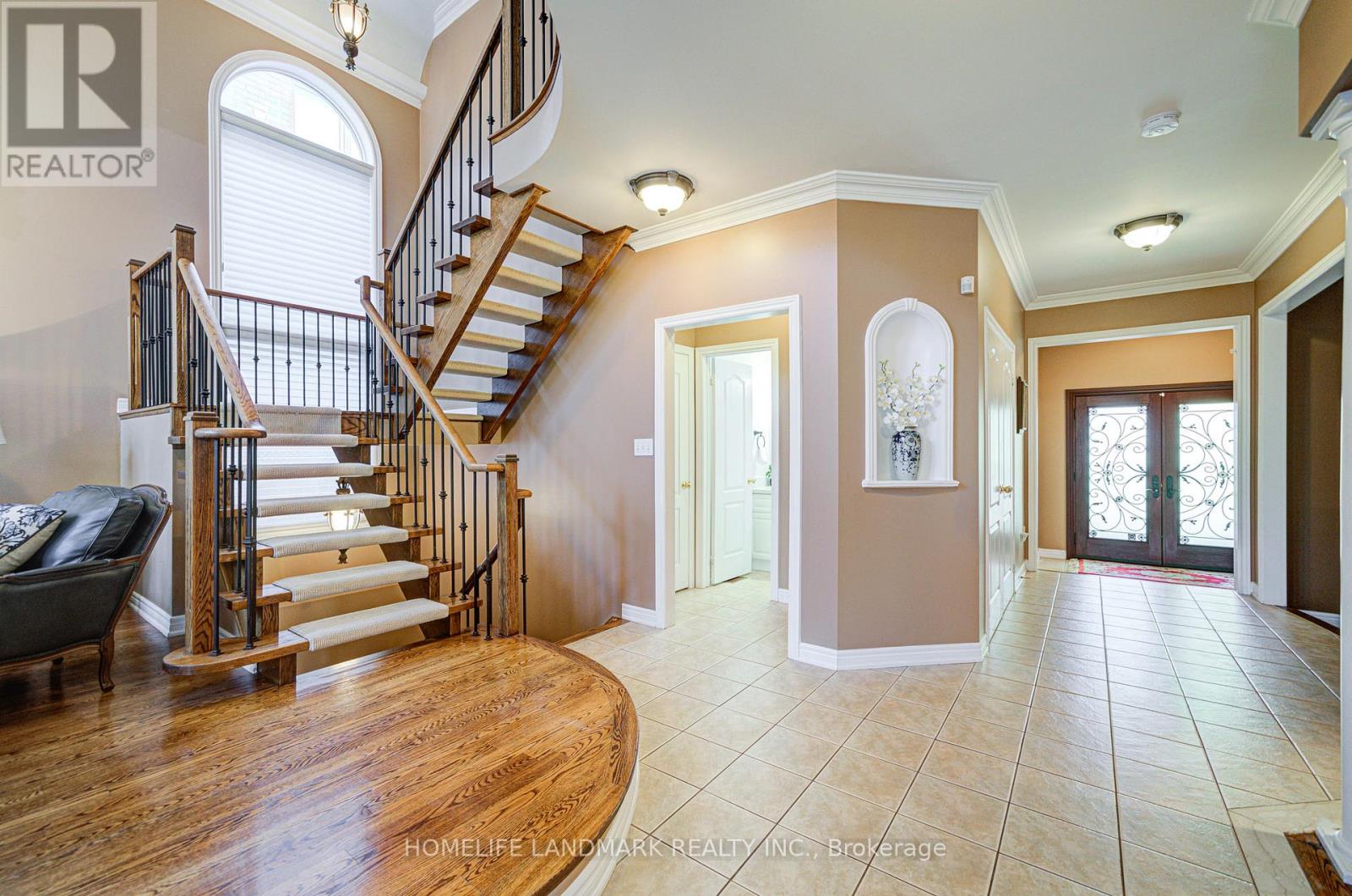 1388 Pinery Crescent, Oakville, Ontario  L6H 7J7 - Photo 21 - W12409441