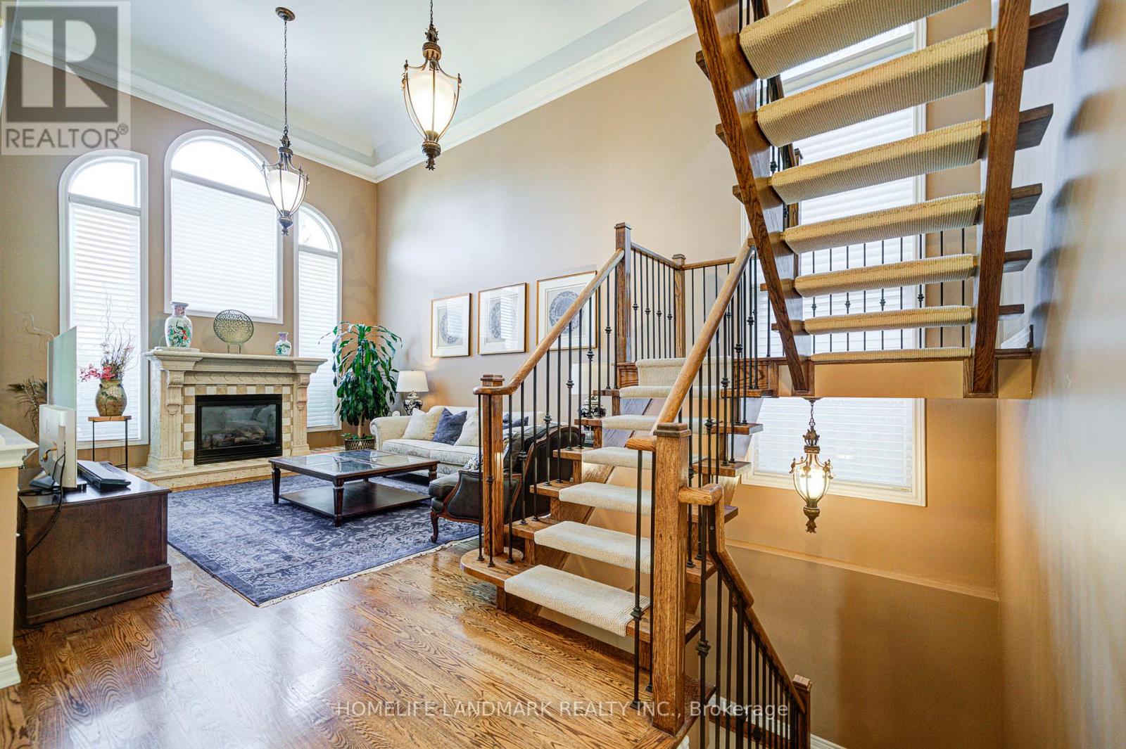 1388 Pinery Crescent, Oakville, Ontario  L6H 7J7 - Photo 22 - W12409441