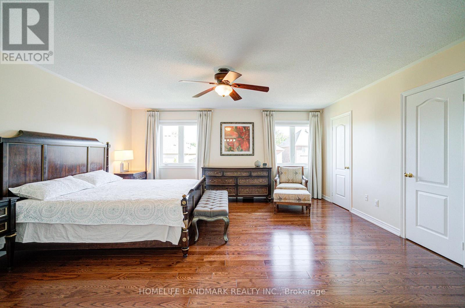 1388 Pinery Crescent, Oakville, Ontario  L6H 7J7 - Photo 28 - W12409441
