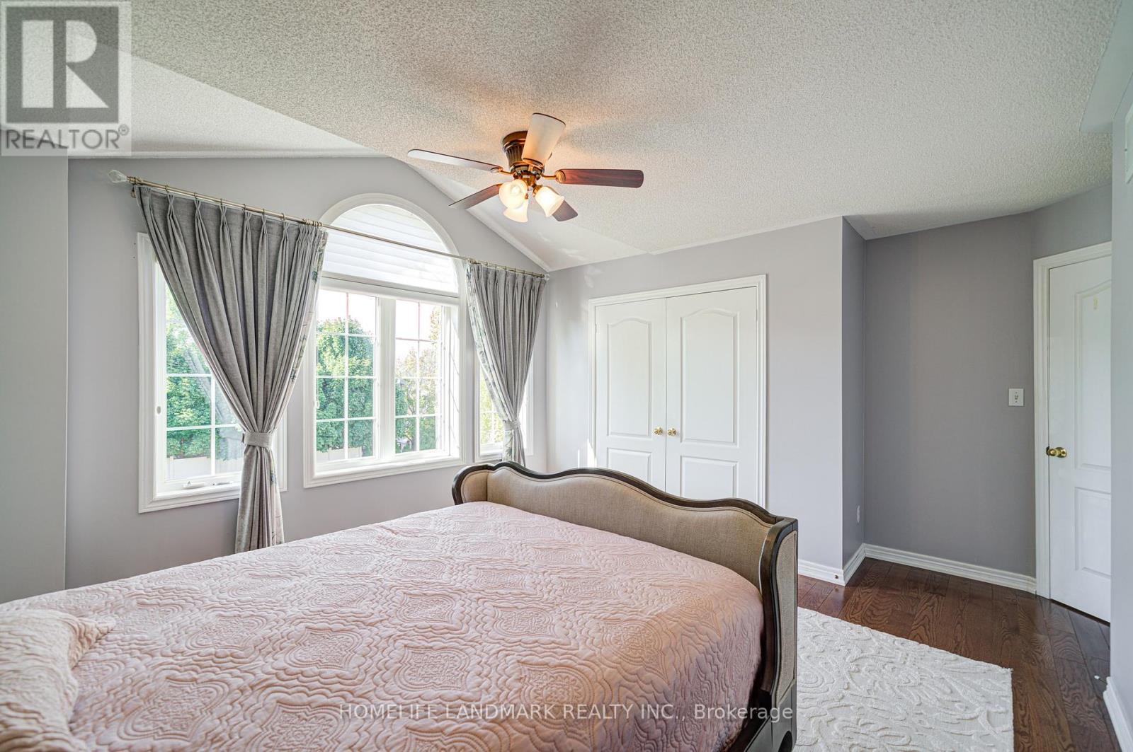 1388 Pinery Crescent, Oakville, Ontario  L6H 7J7 - Photo 39 - W12409441