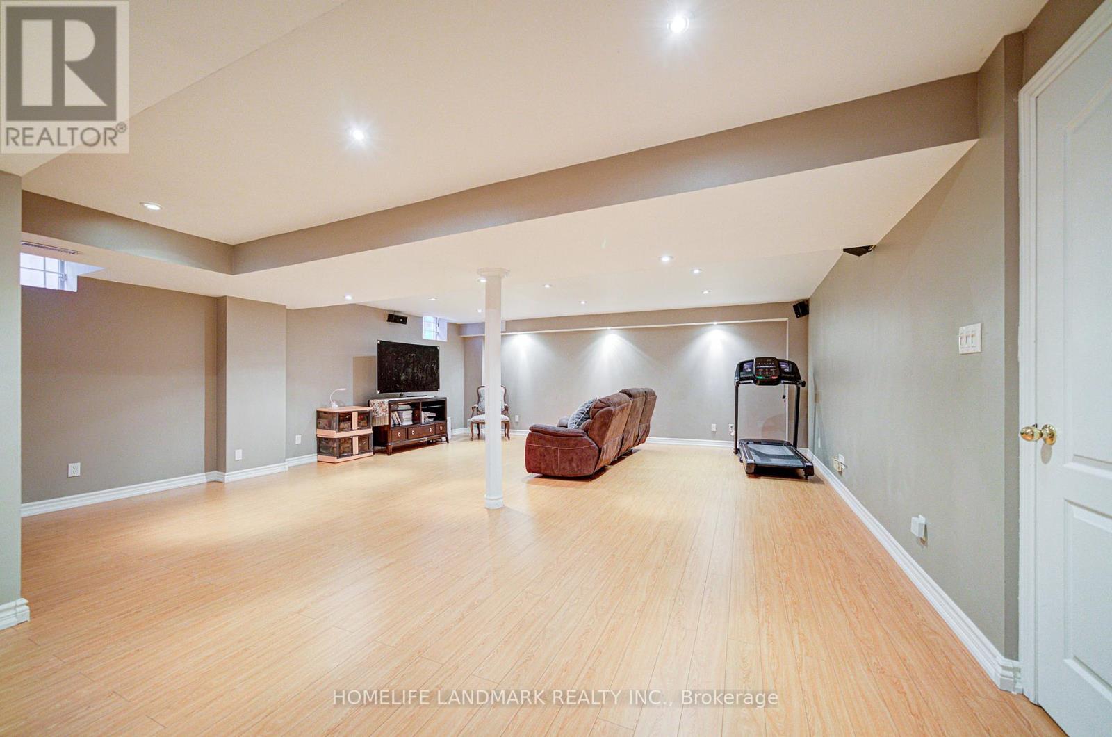 1388 Pinery Crescent, Oakville, Ontario  L6H 7J7 - Photo 41 - W12409441