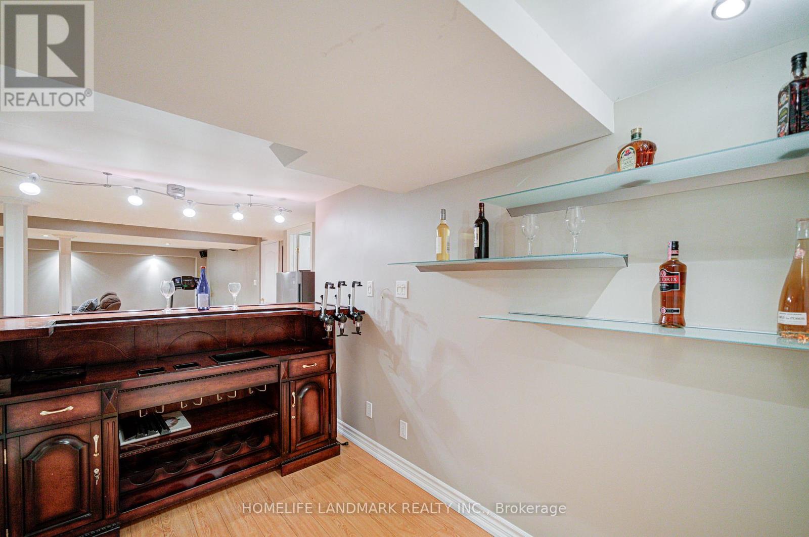 1388 Pinery Crescent, Oakville, Ontario  L6H 7J7 - Photo 46 - W12409441