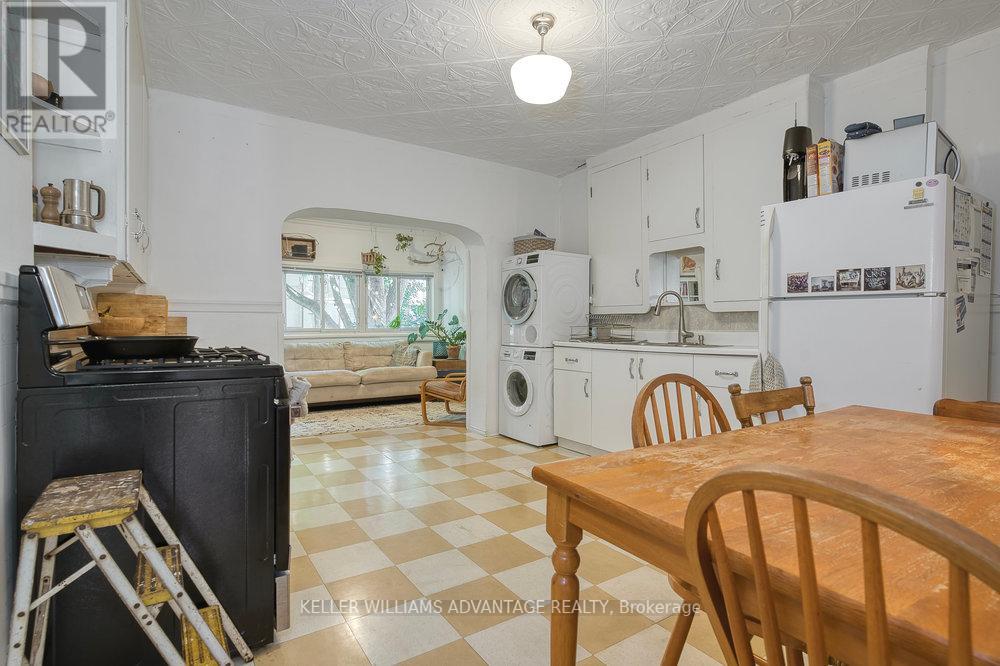 32 Bartlett Avenue, Toronto, Ontario  M6H 3E6 - Photo 11 - W12409446
