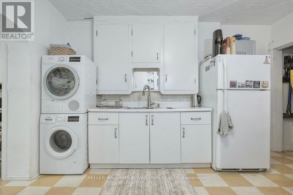 32 Bartlett Avenue, Toronto, Ontario  M6H 3E6 - Photo 12 - W12409446