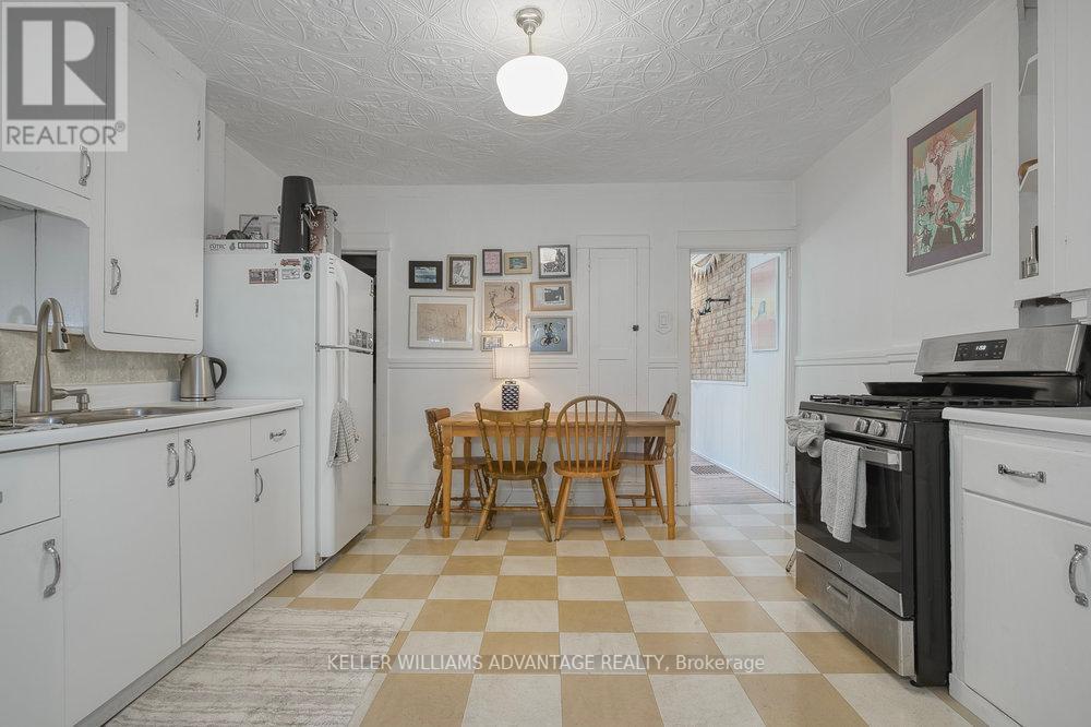 32 Bartlett Avenue, Toronto, Ontario  M6H 3E6 - Photo 14 - W12409446
