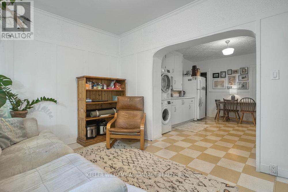 32 Bartlett Avenue, Toronto, Ontario  M6H 3E6 - Photo 16 - W12409446