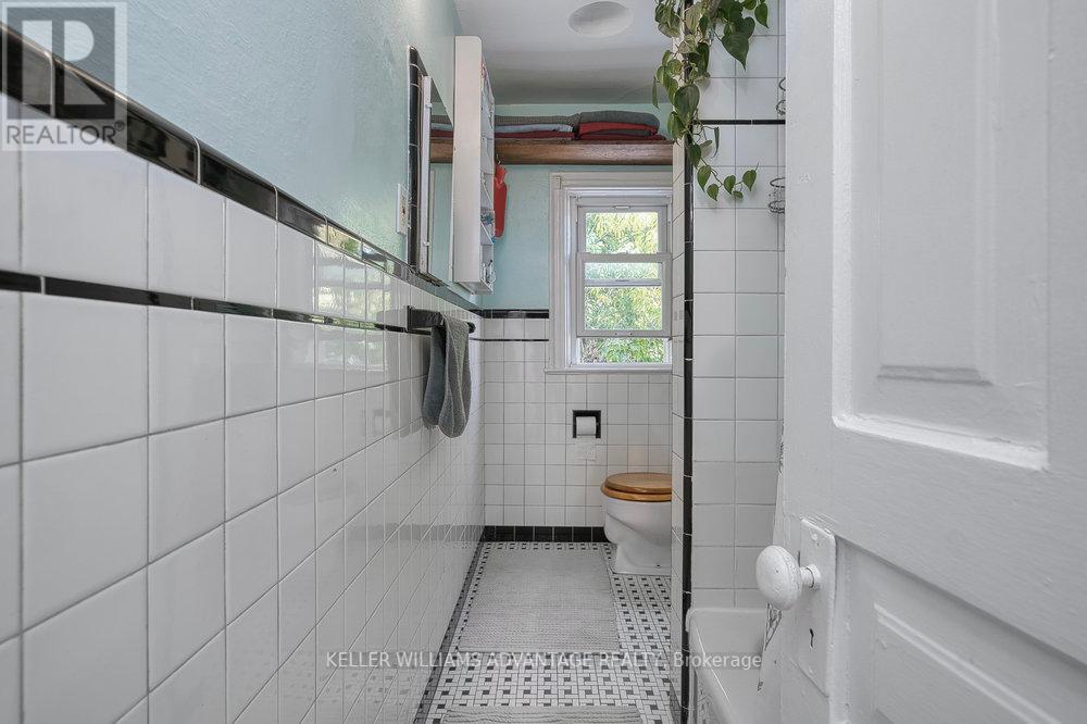 32 Bartlett Avenue, Toronto, Ontario  M6H 3E6 - Photo 23 - W12409446