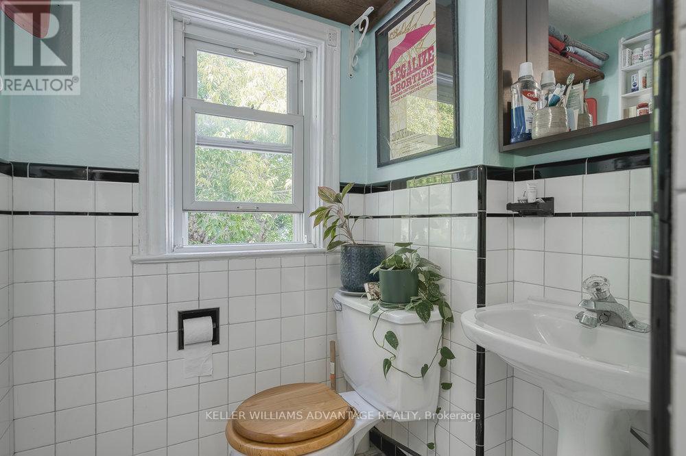 32 Bartlett Avenue, Toronto, Ontario  M6H 3E6 - Photo 24 - W12409446