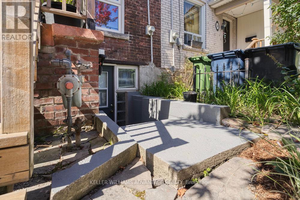 32 Bartlett Avenue, Toronto, Ontario  M6H 3E6 - Photo 28 - W12409446