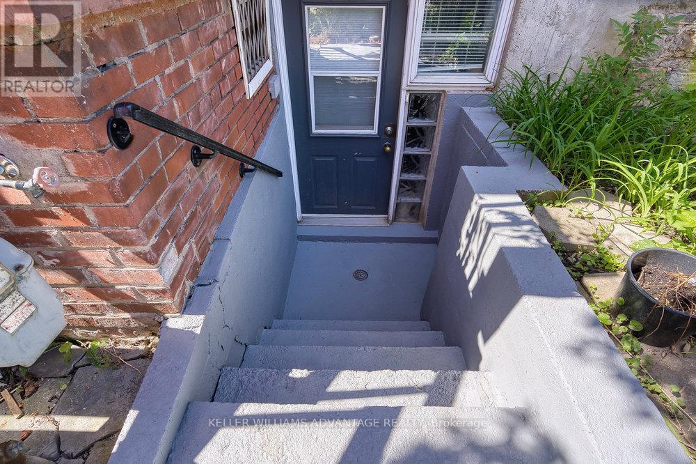 32 Bartlett Avenue, Toronto, Ontario  M6H 3E6 - Photo 29 - W12409446