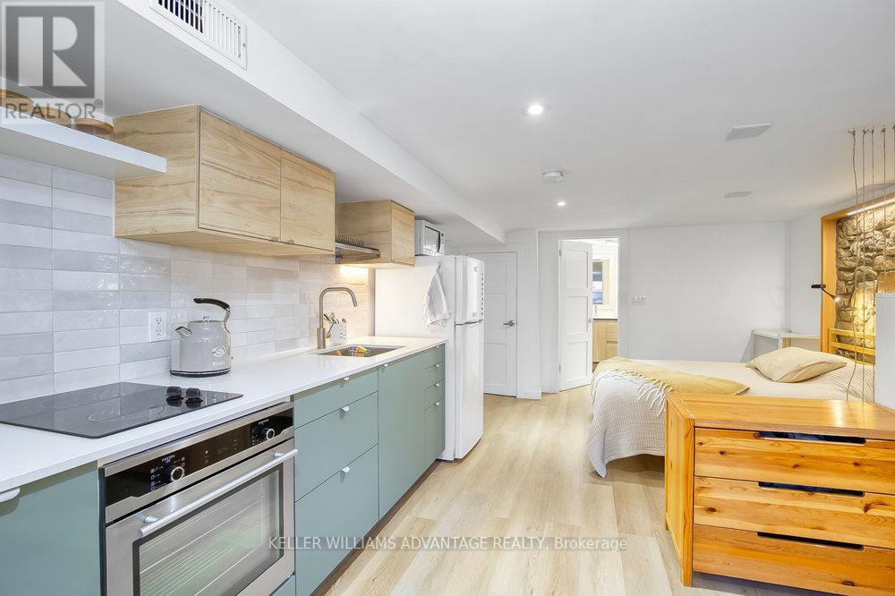 32 Bartlett Avenue, Toronto, Ontario  M6H 3E6 - Photo 32 - W12409446