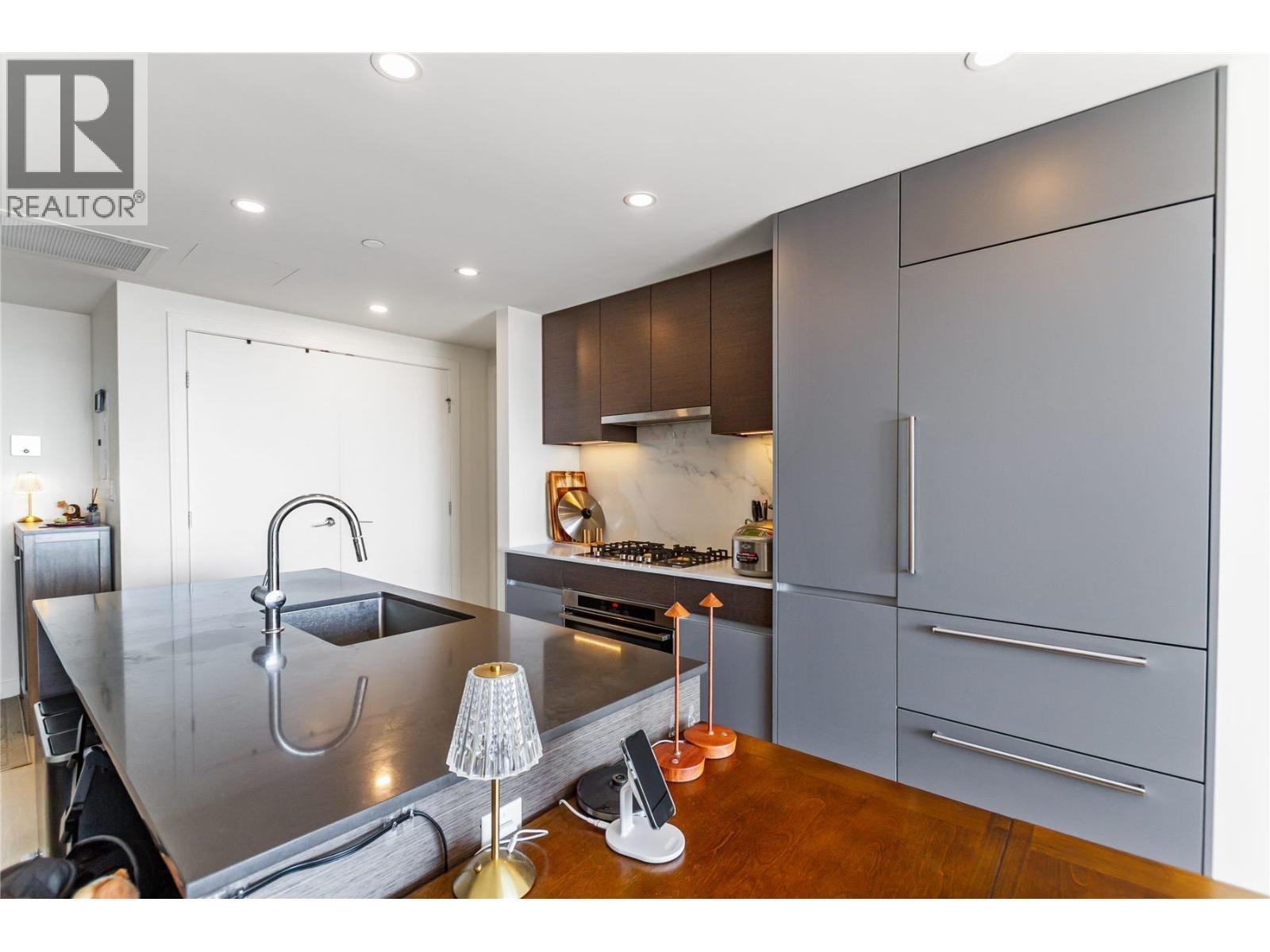 1405 200 Klahanie Court, West Vancouver, British Columbia  V7P 0E4 - Photo 4 - R3048184