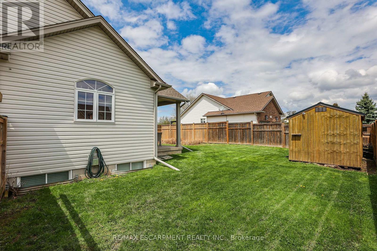 3238 Charleston Drive, Fort Erie, Ontario  L0S 1N0 - Photo 22 - X12409307