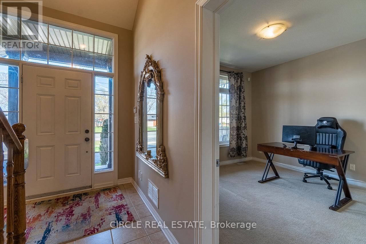 501 Gorham Road, Fort Erie, Ontario  L0S 1N0 - Photo 7 - X12409413