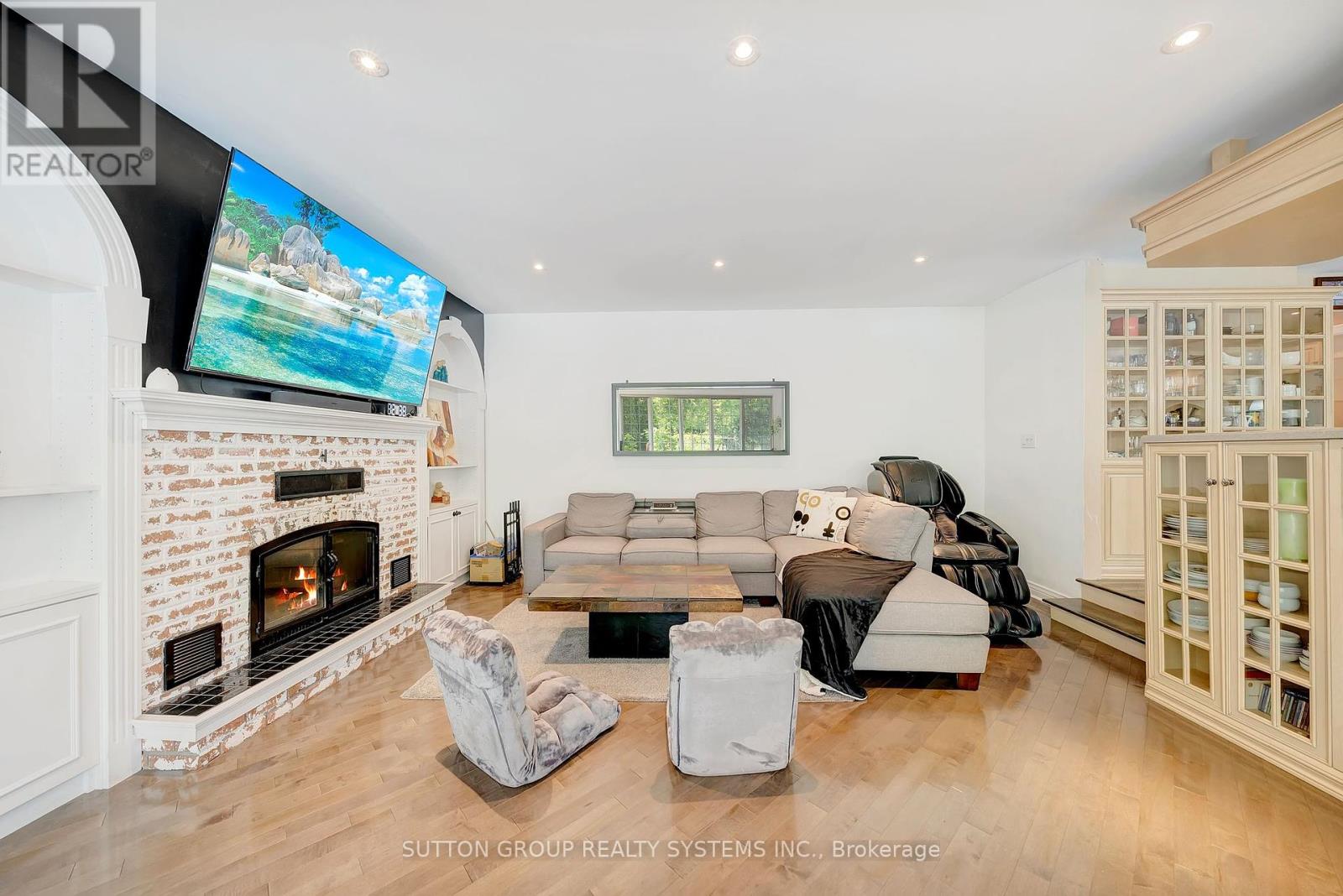 8017 Hampton Court, Niagara Falls, Ontario  L2H 2R4 - Photo 17 - X12409419