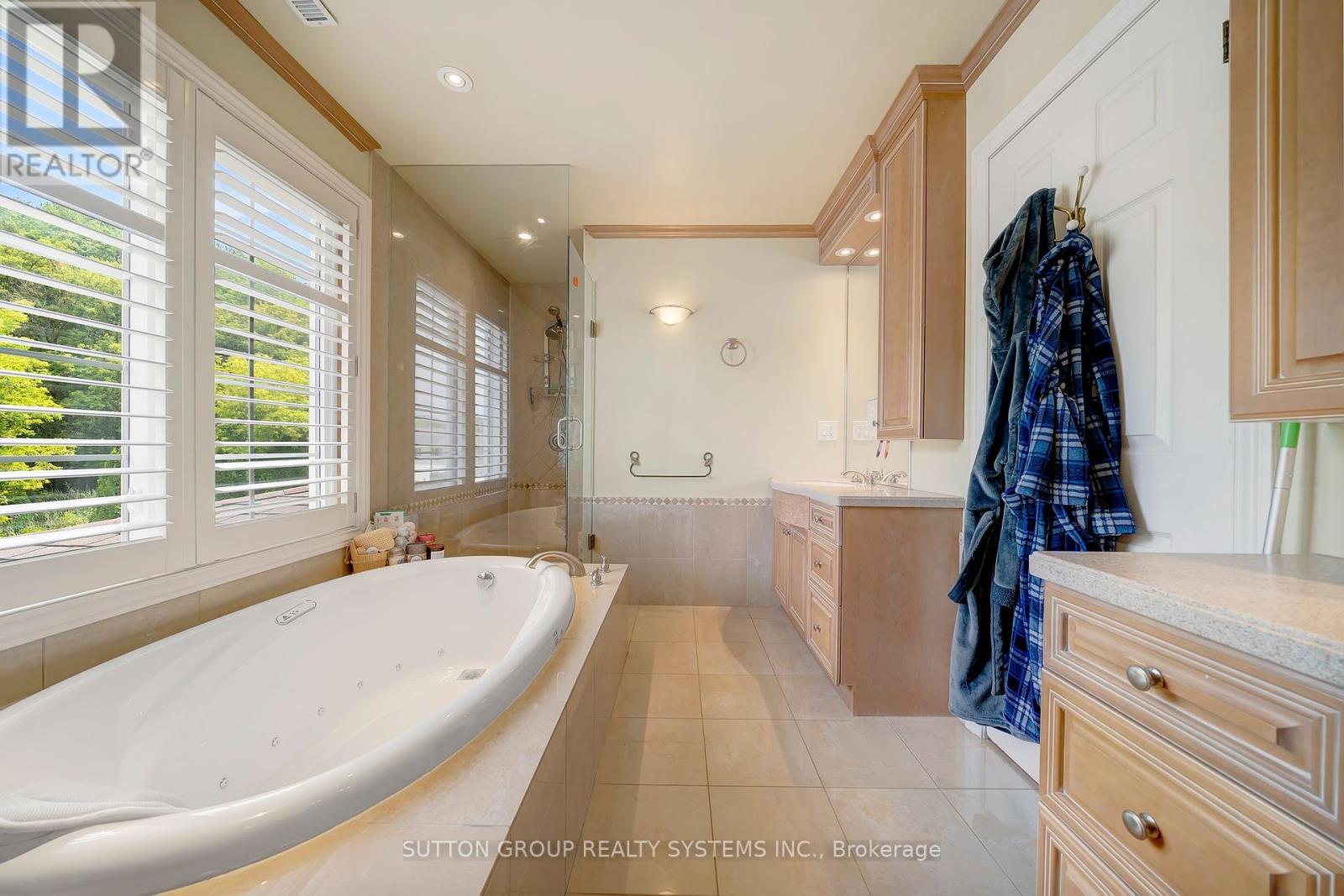 8017 Hampton Court, Niagara Falls, Ontario  L2H 2R4 - Photo 30 - X12409419