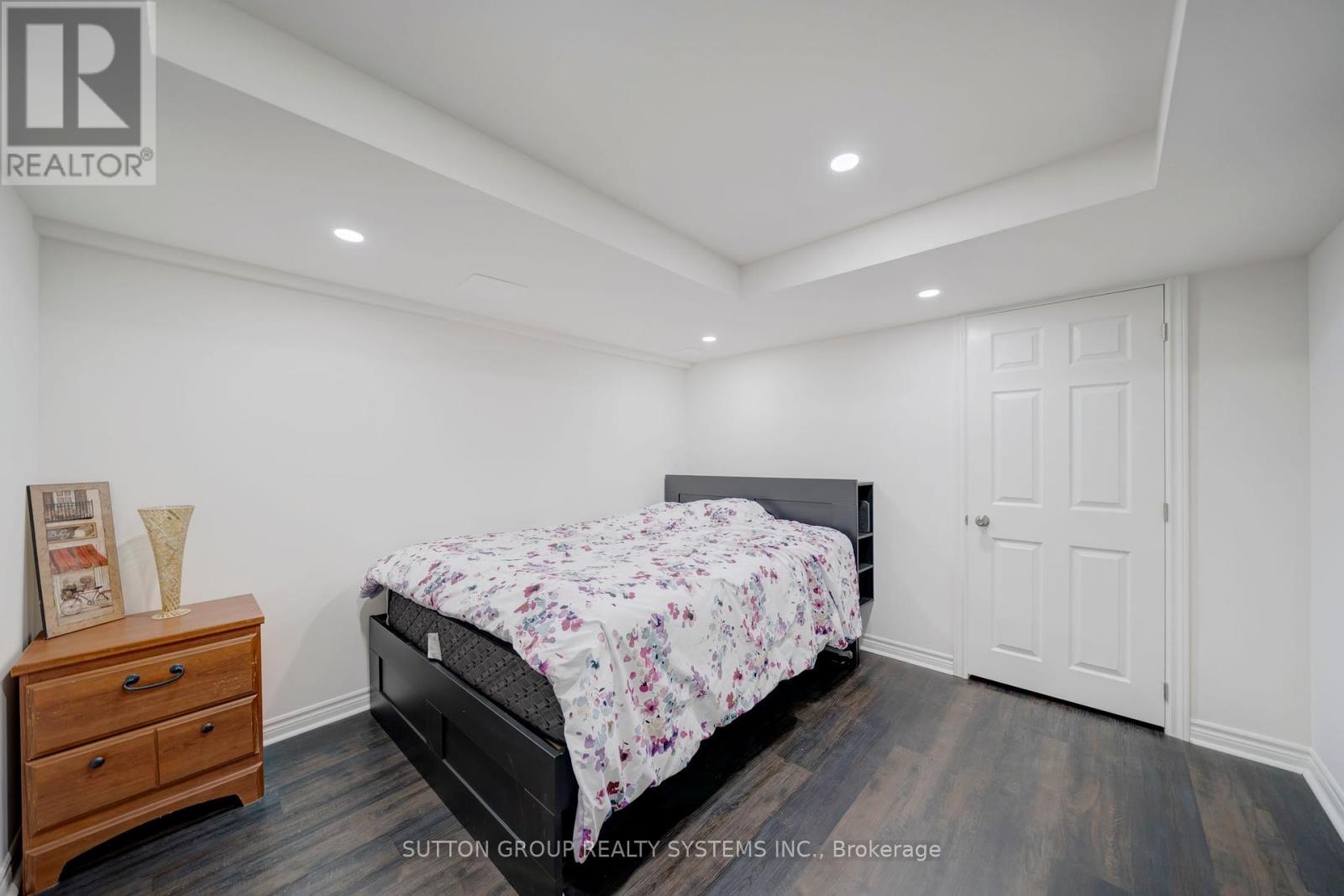 8017 Hampton Court, Niagara Falls, Ontario  L2H 2R4 - Photo 39 - X12409419