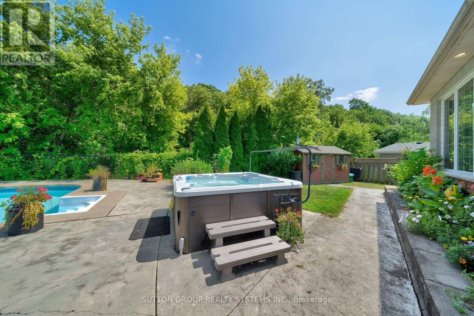 8017 Hampton Court, Niagara Falls, Ontario  L2H 2R4 - Photo 44 - X12409419