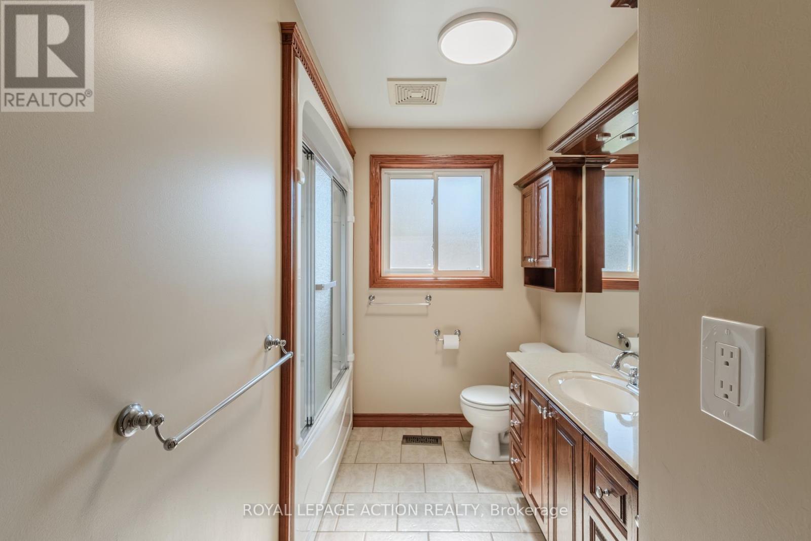 9 Bannister Street, Brant, Ontario N0E 1L0 - Photo 16 - X12409450