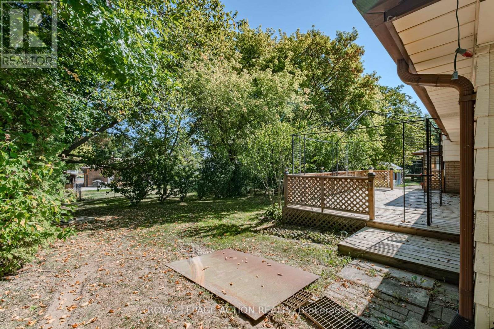 9 Bannister Street, Brant, Ontario N0E 1L0 - Photo 34 - X12409450