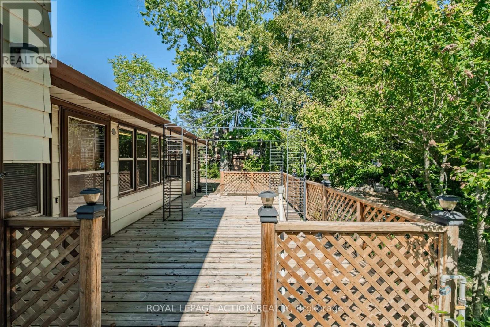 9 Bannister Street, Brant, Ontario N0E 1L0 - Photo 36 - X12409450