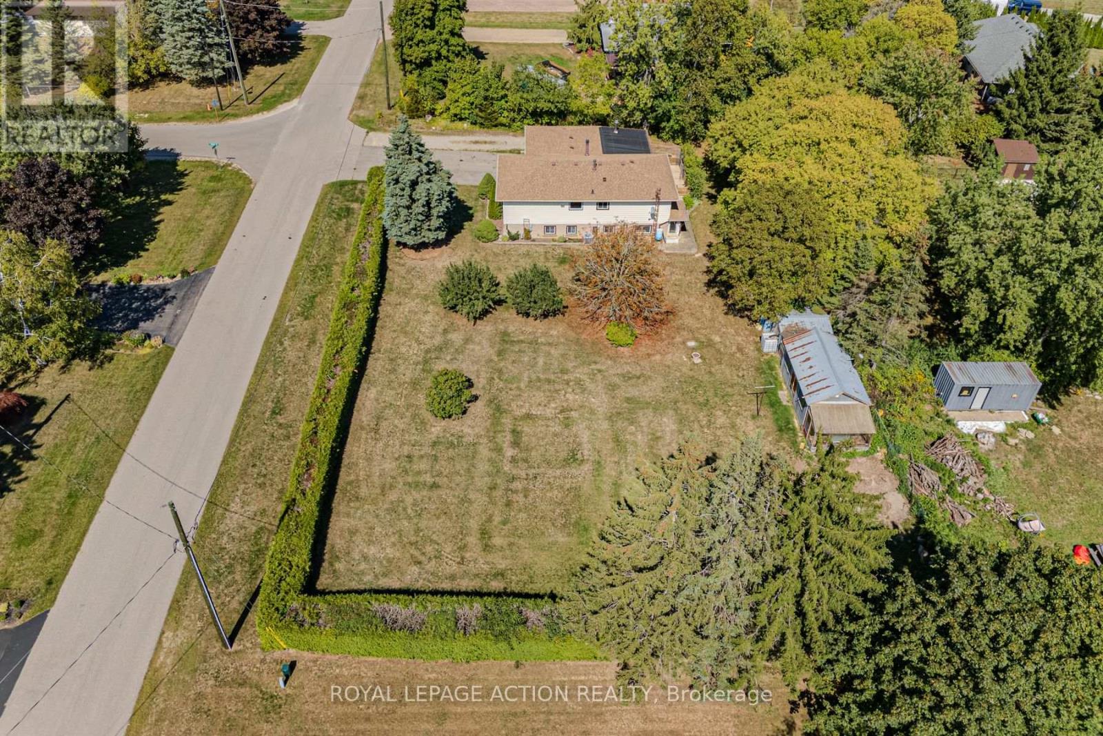 9 Bannister Street, Brant, Ontario N0E 1L0 - Photo 44 - X12409450