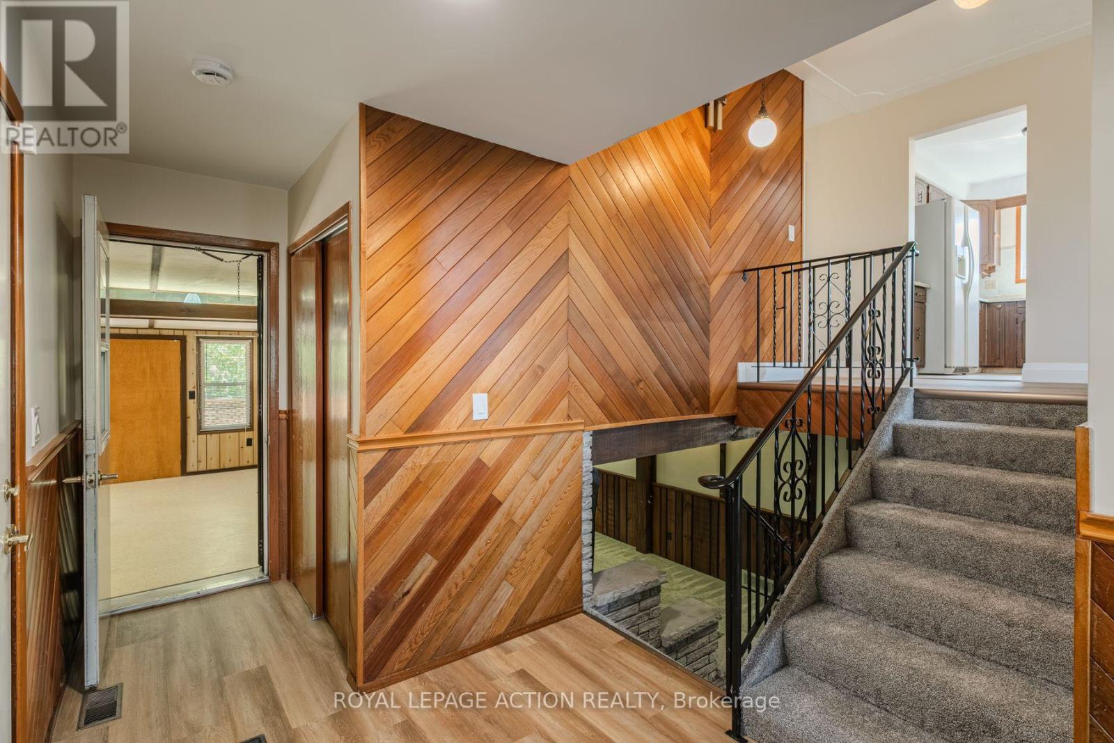 9 Bannister Street, Brant, Ontario N0E 1L0 - Photo 5 - X12409450