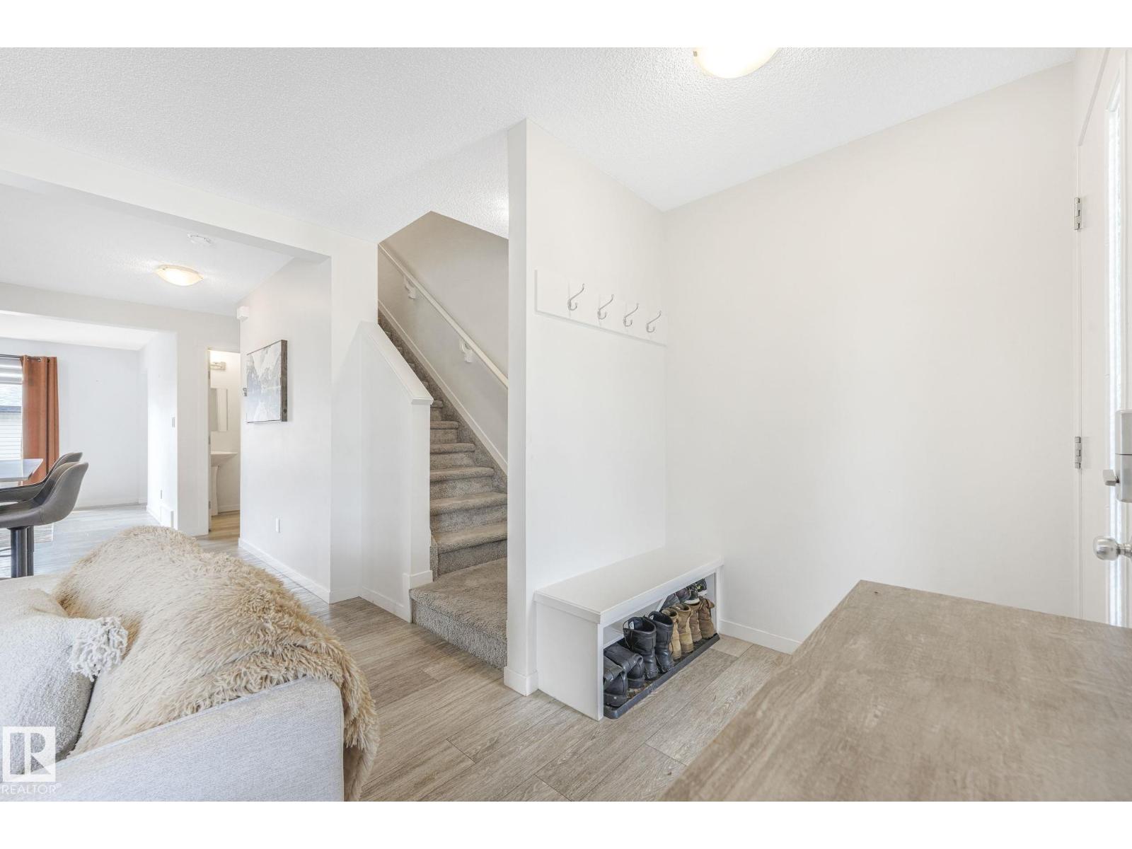 1094 Cy Becker Rd Nw, Edmonton, Alberta  T5Y 3Z9 - Photo 6 - E4458119