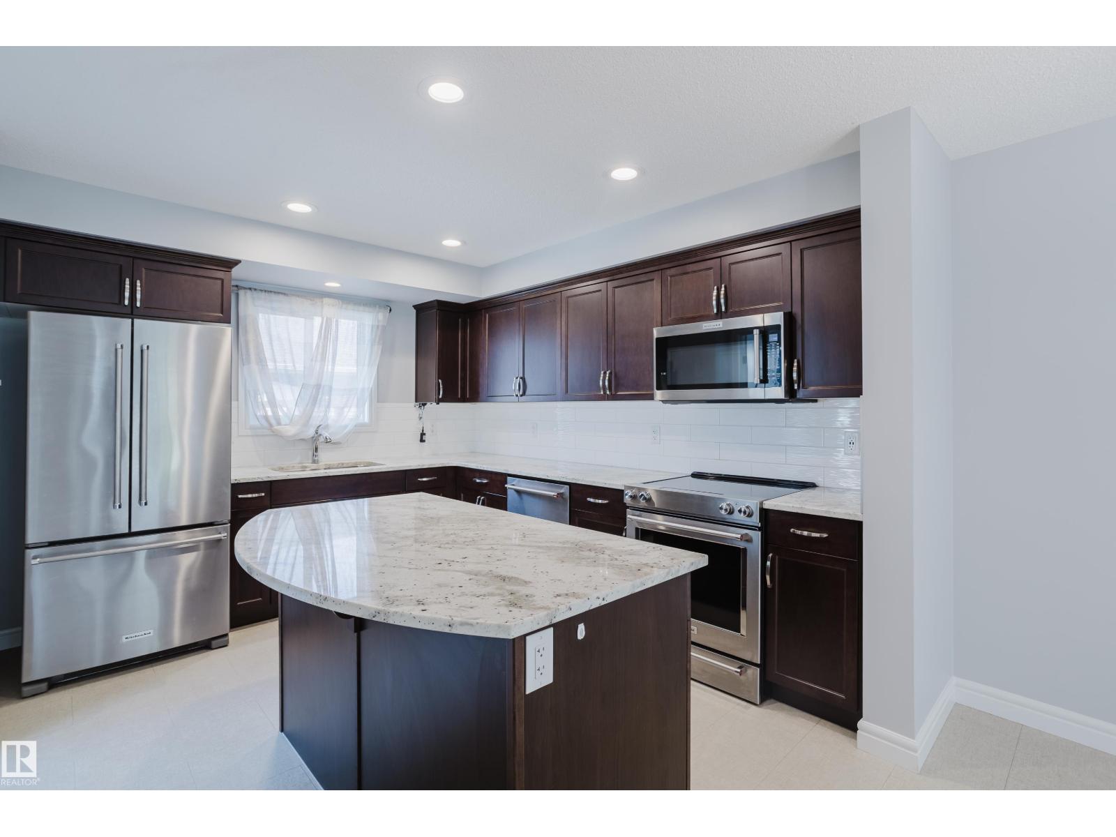184 Desrochers Ga Sw, Edmonton, Alberta  T6W 3H8 - Photo 4 - E4458120