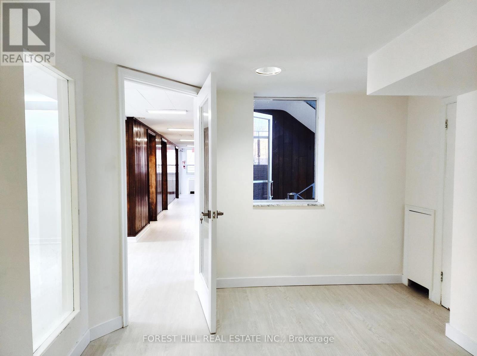 200 - 226 Bathurst Street, Toronto, Ontario  M5T 2R9 - Photo 11 - C12409429