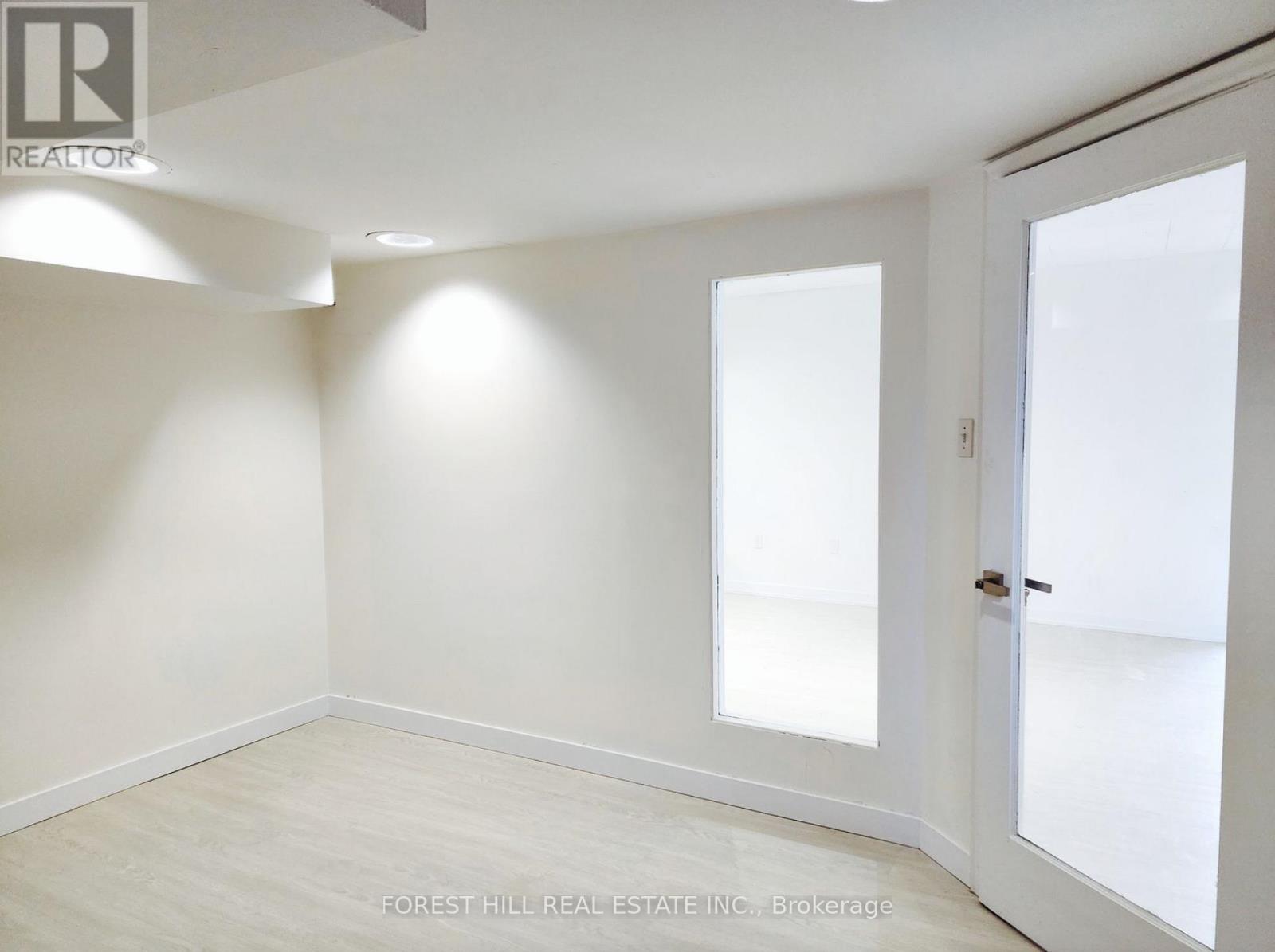 200 - 226 Bathurst Street, Toronto, Ontario  M5T 2R9 - Photo 14 - C12409429