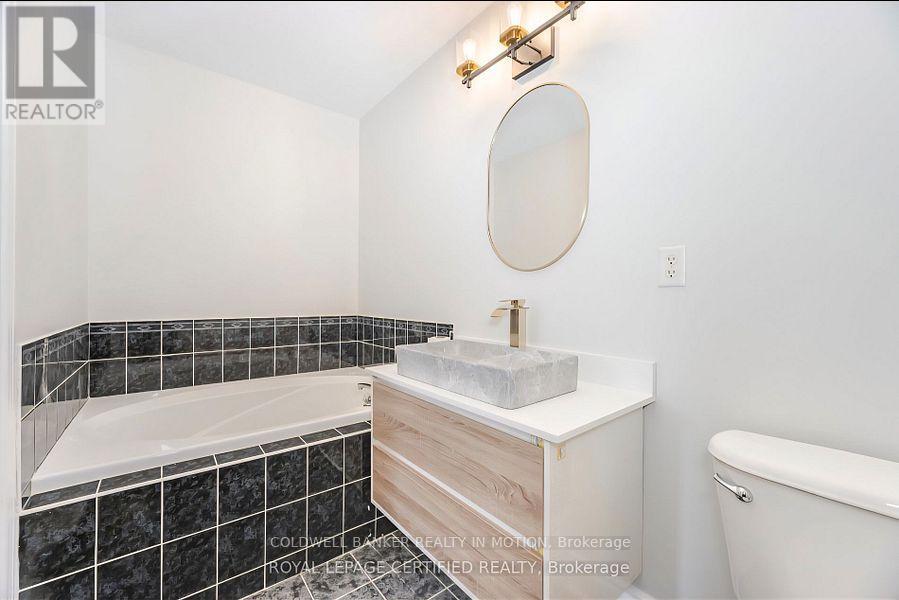 3173 Bentley Drive, Mississauga (Churchill Meadows), Ontario  L5M 6L3 - Photo 25 - W12387128