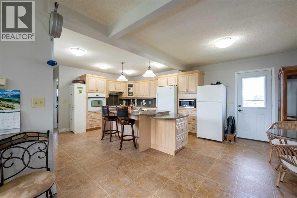 93012 & 93014 Range Road 163, Rural Taber, Alberta  T1G 2C6 - Photo 22 - A2247701