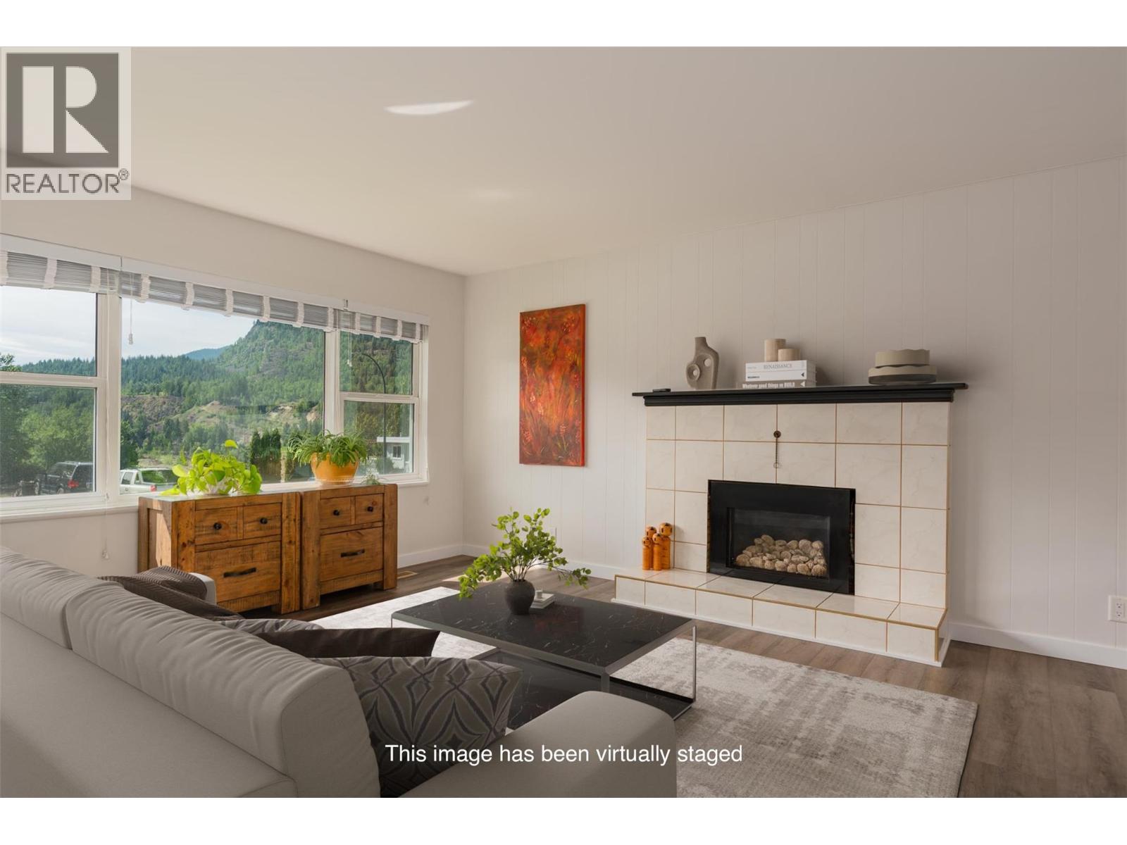 3725 Dogwood Drive, Trail, British Columbia  V1R 2V4 - Photo 5 - 10357865
