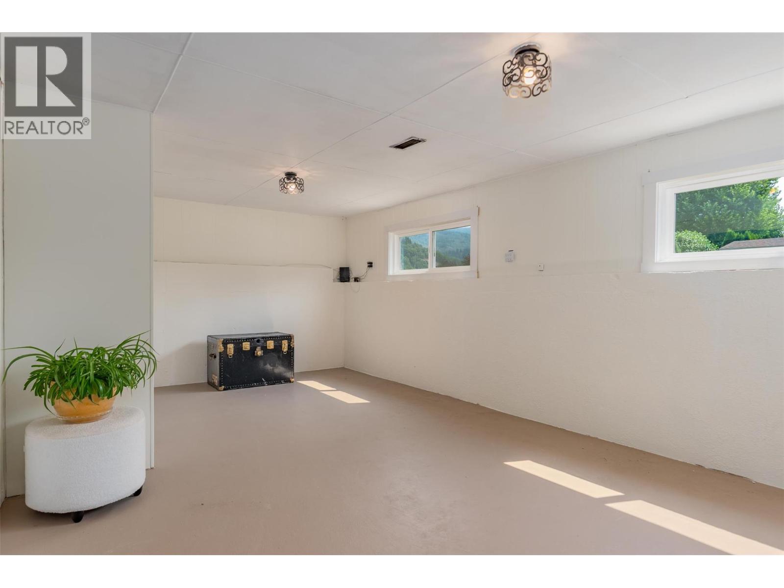 3725 Dogwood Drive, Trail, British Columbia  V1R 2V4 - Photo 28 - 10357865