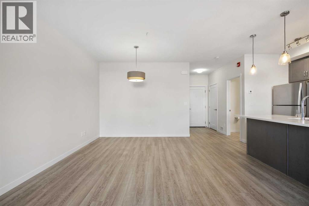 12, 30 Shawnee Common Sw, Calgary, Alberta  T2Y 0R1 - Photo 7 - A2242372