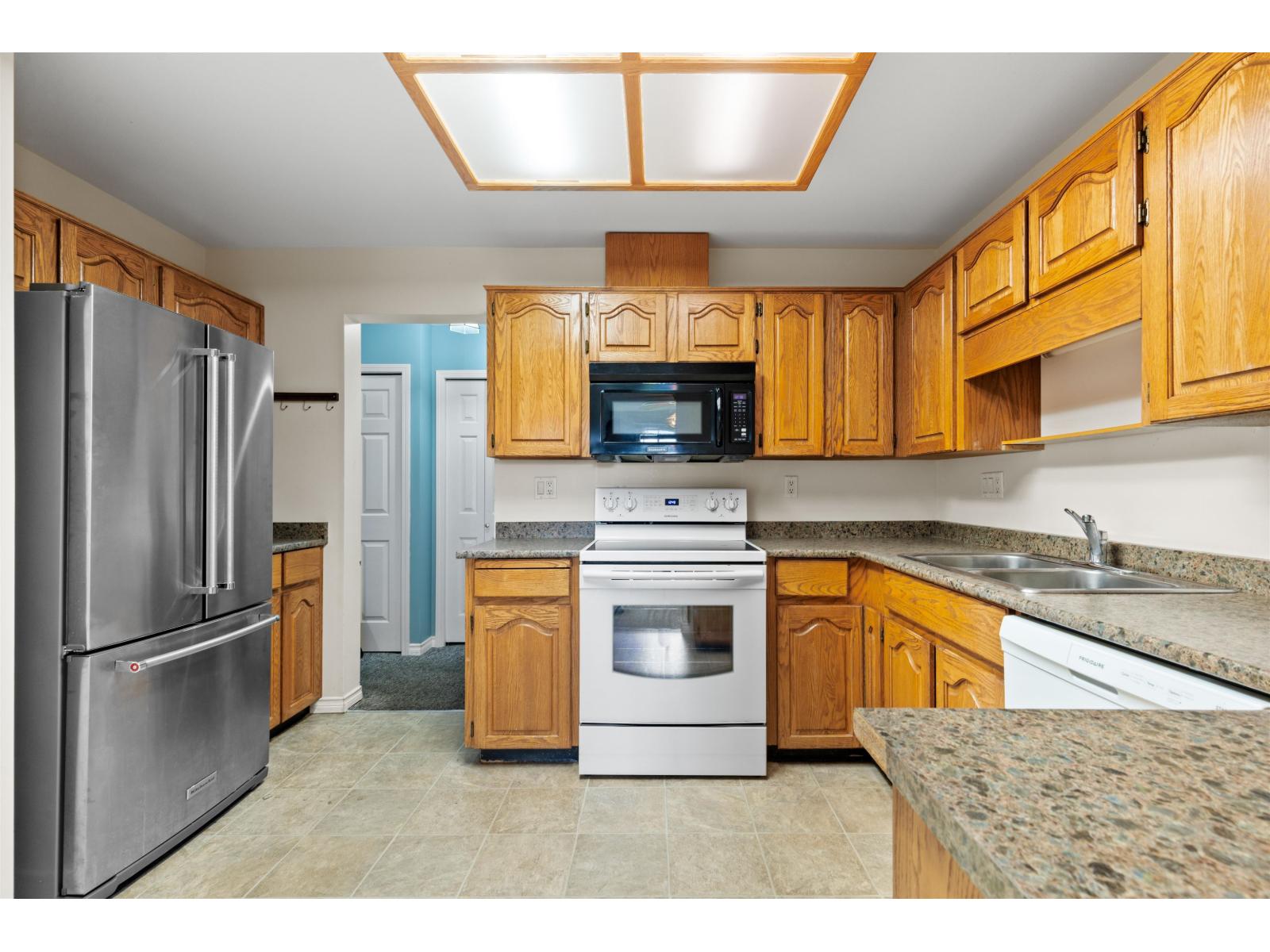 306 32823 LANDEAU PLACE, Abbotsford, British Columbia