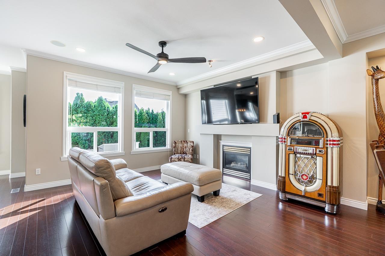 16448 59a Avenue, Surrey, British Columbia  V3S 6M6 - Photo 8 - R3048698